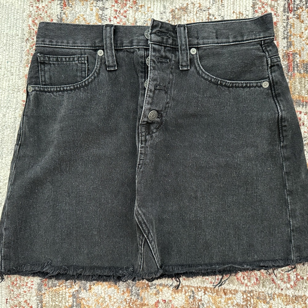 Like new Madewell black denim skirt with button closure size 26